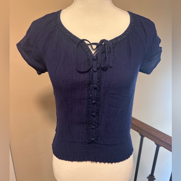 MINE Navy Lace Trim Button Front Peasant Boho Cropped Top Size Small - Picture 2 of 6